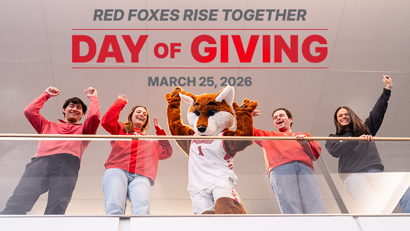 Marist students and Frankie the Fox. Image by Carlo de Jesus/Marist University. 