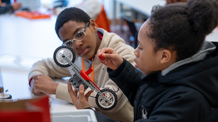 Image of students working together during a workshop at Marist Mind Meld.