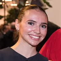 Image of Lauren Kidwell.