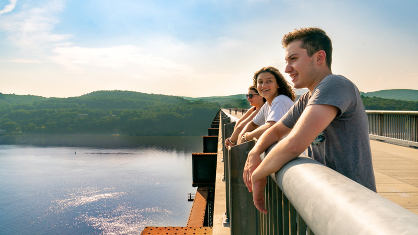 Image of students at Walkway Over the Hudson bridge