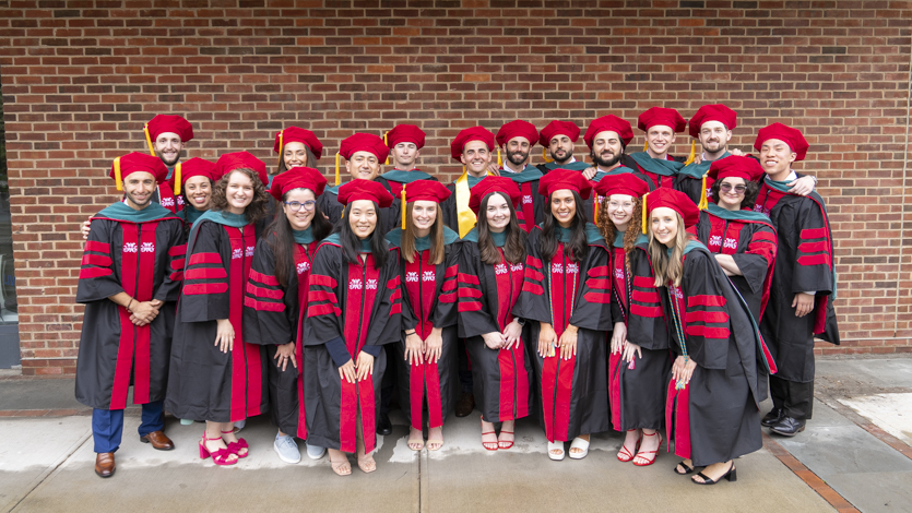 Image of DPT graduates.