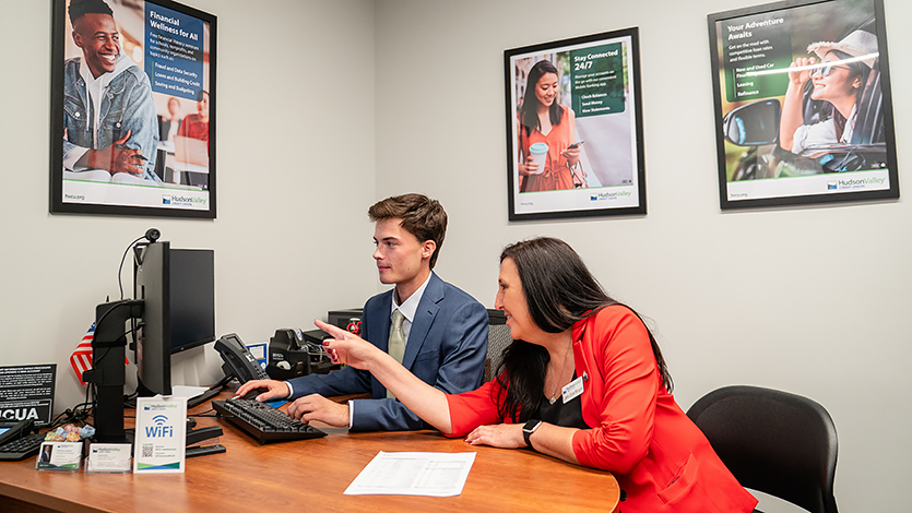 Hands-on learning in action: A Red Fox Financial student gains real-world finance experience with guidance from Hudson Valley Credit Union professional Lara Doerflinger, Marist Learning Experience Leader. 