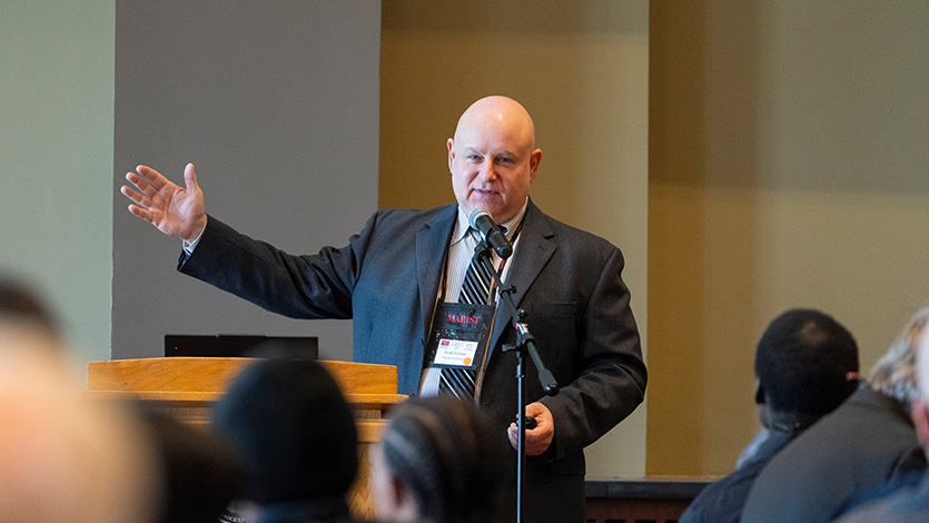 Image of Scott Tunmer delivering the keynote address on Friday