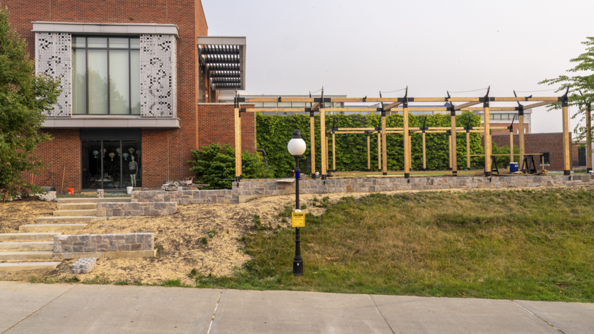 Image of outdoor dining.
